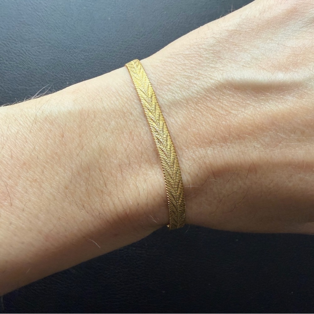 Vintage Gold Tone Herringbone Chain Bracelet (S.H. Tag) - Picture 3 of 10